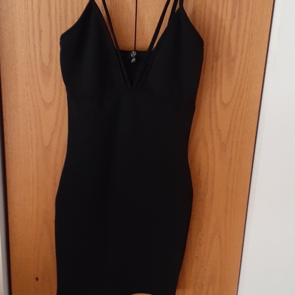 Black Dress - Picture 3 of 8